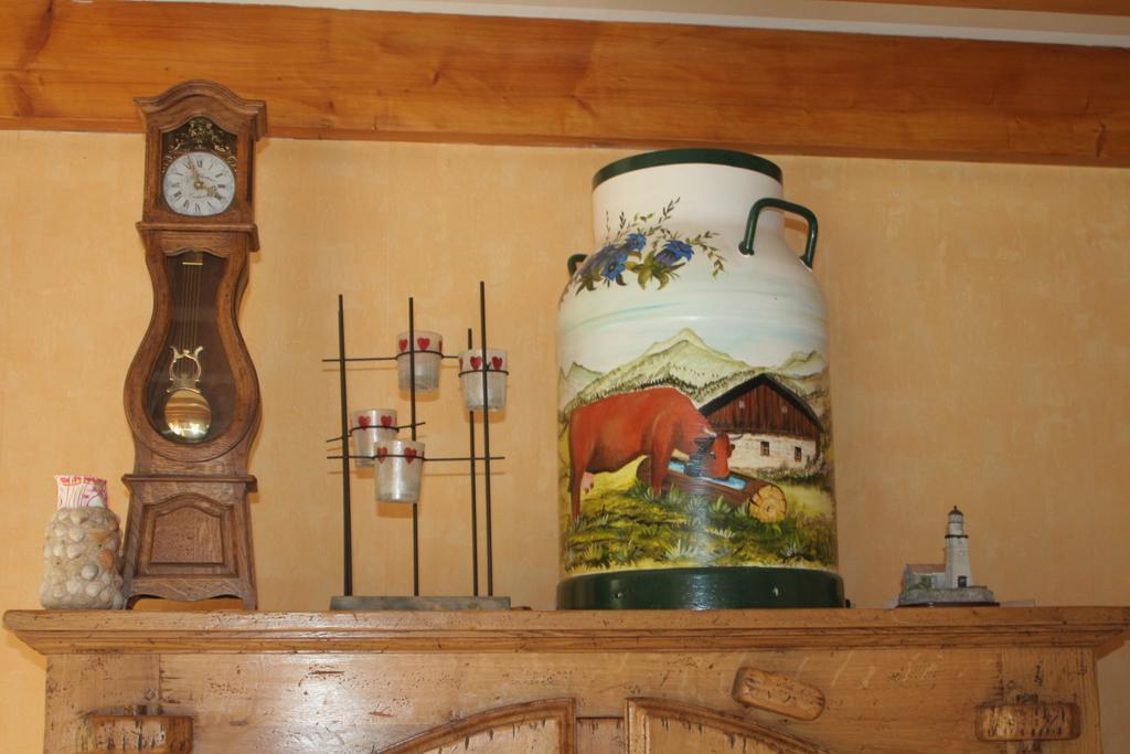 Chambre D'Hotes "Les Crets" Mercury Bagian luar foto