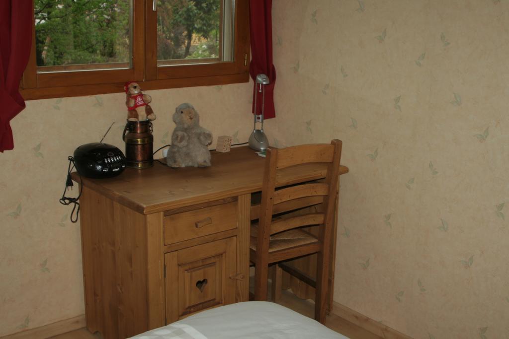 Chambre D'Hotes "Les Crets" Mercury Bagian luar foto
