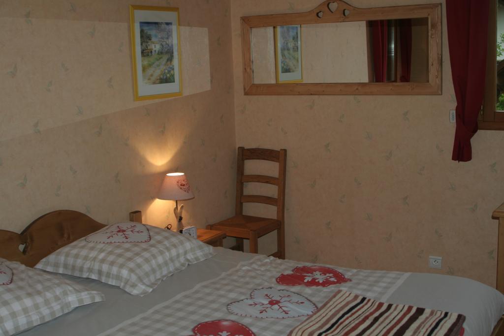 Chambre D'Hotes "Les Crets" Mercury Bagian luar foto