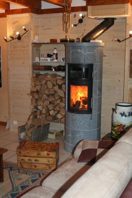 Chambre D'Hotes "Les Crets" Mercury Bagian luar foto