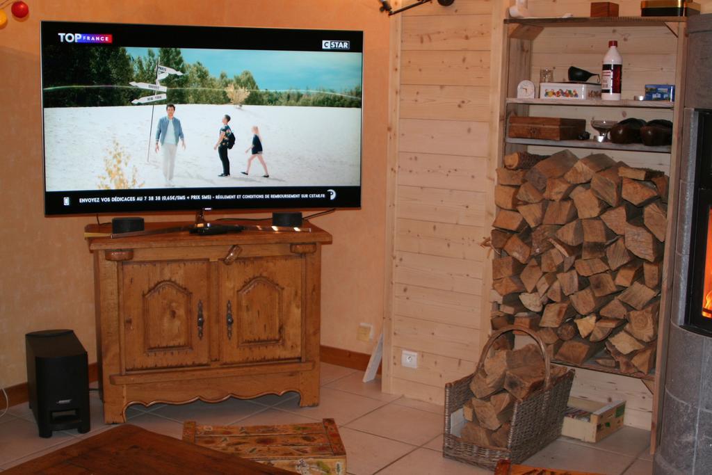 Chambre D'Hotes "Les Crets" Mercury Bagian luar foto