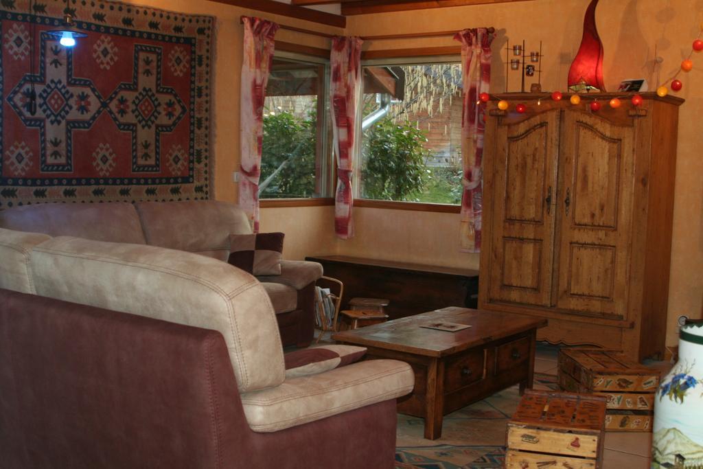 Chambre D'Hotes "Les Crets" Mercury Bagian luar foto